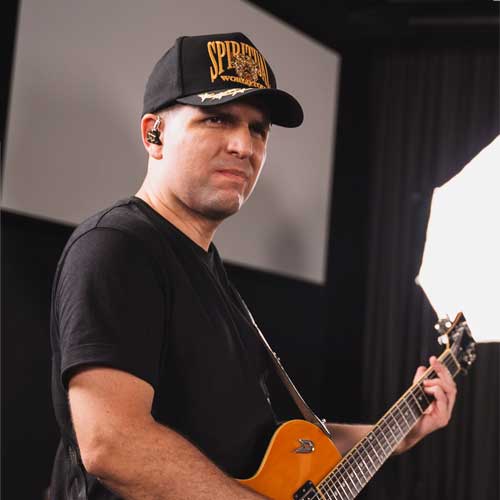 Christian Fallas - Guitarra WorshipCollective
